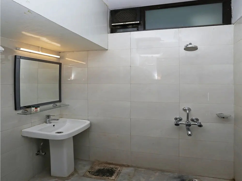 Oyo 13396 Hotel Prefer Inn