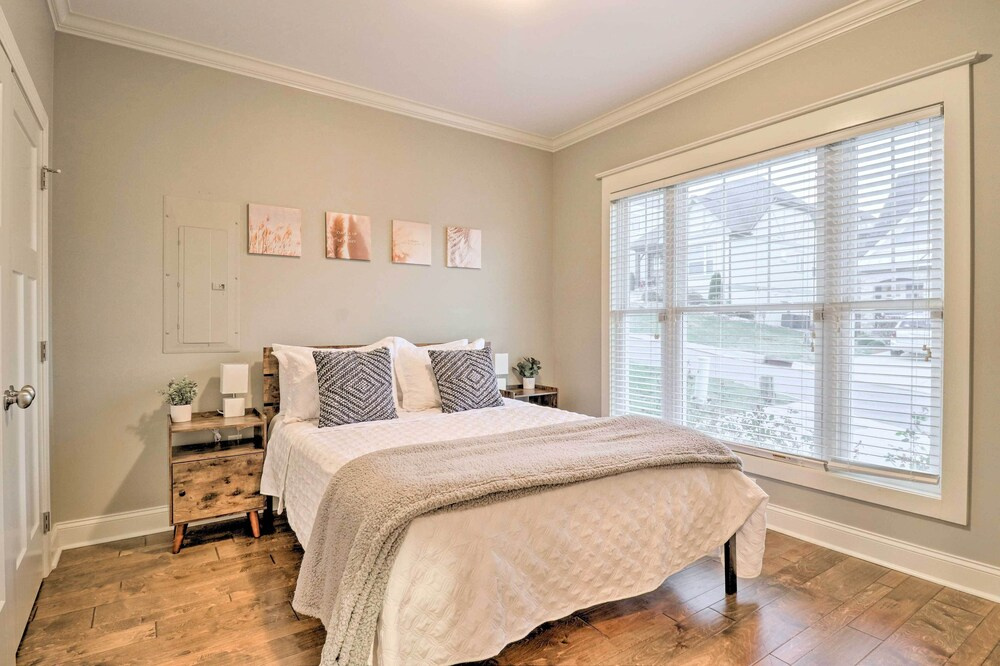 Modern Black Mountain Cottage: 17 Mi to Asheville!