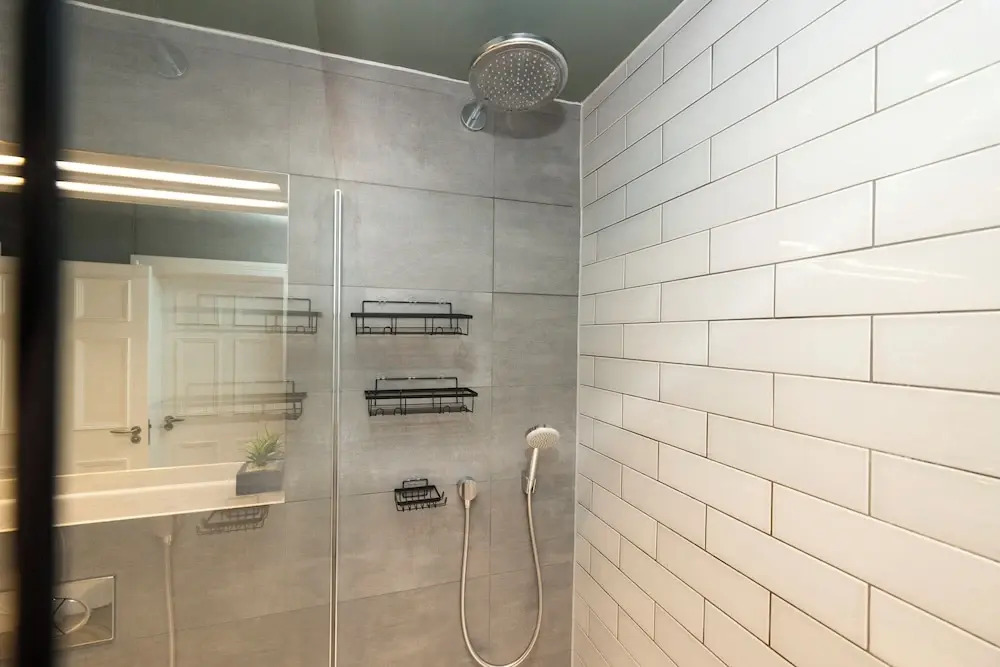 JOIVY Apartments - 5* Central Georgian Apartment (2 Bed)