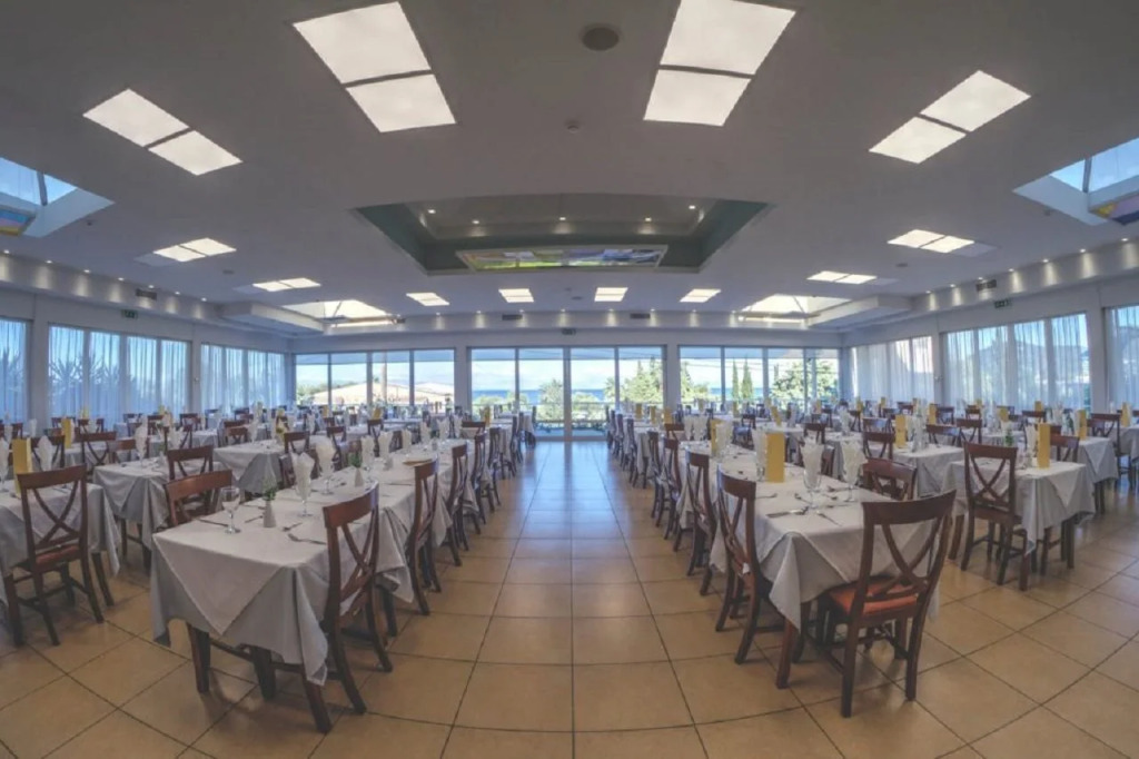 Delfinia Hotel