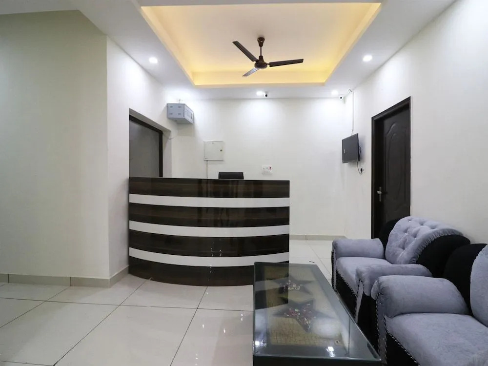 OYO 22605 Hotel Redstone