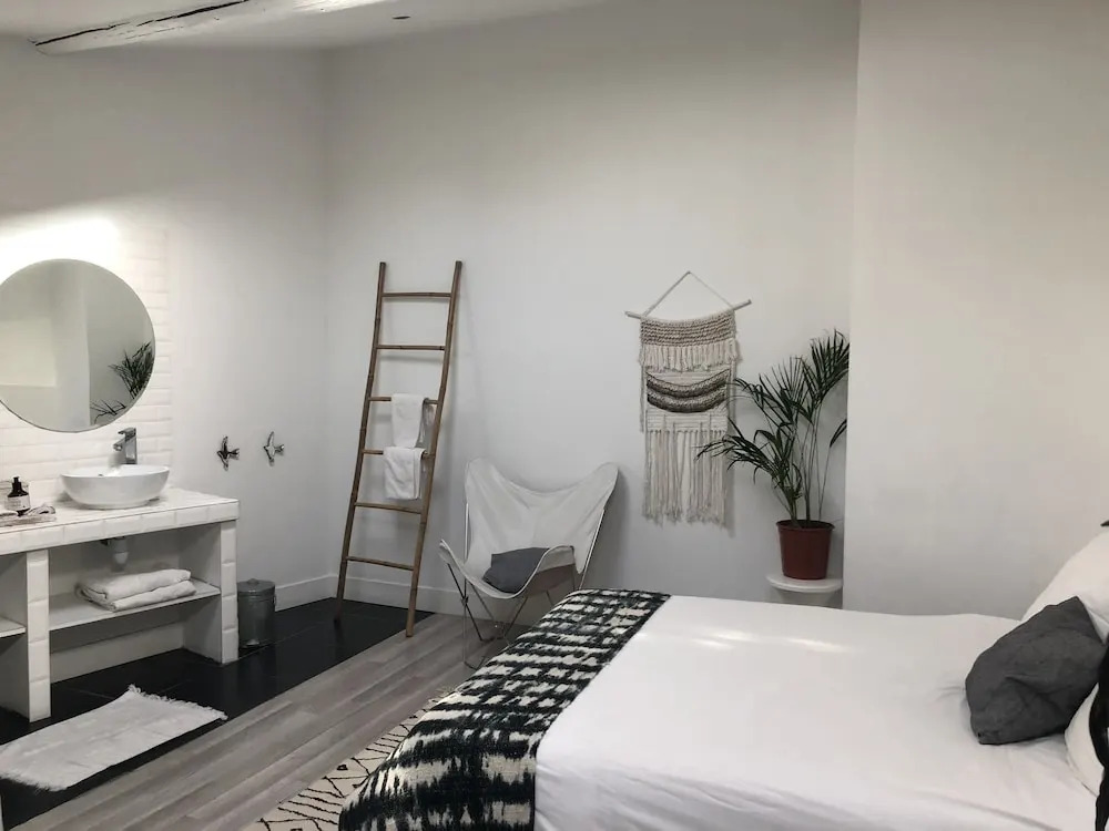 Sainte Apartments