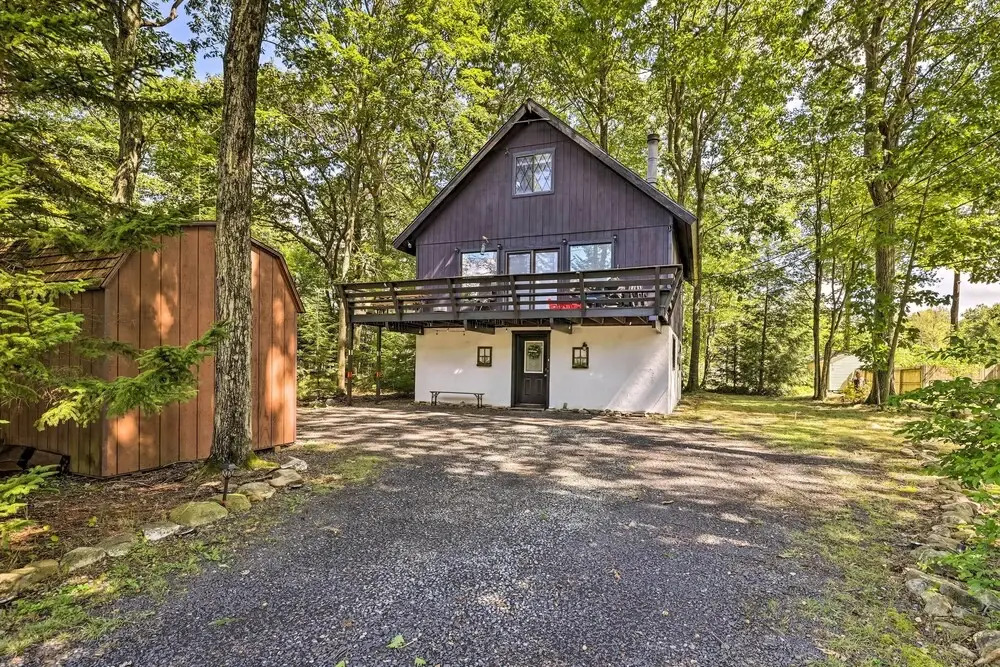 Walk to Lake: Game Room Getaway in Pocono Summit!