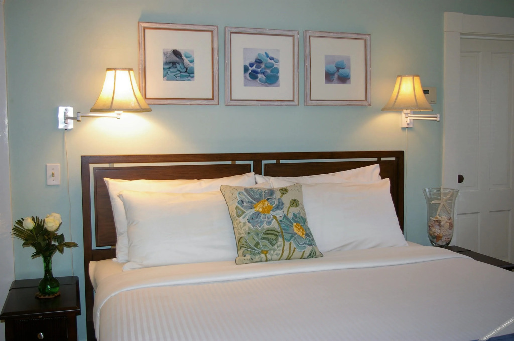 Carriage House Inn