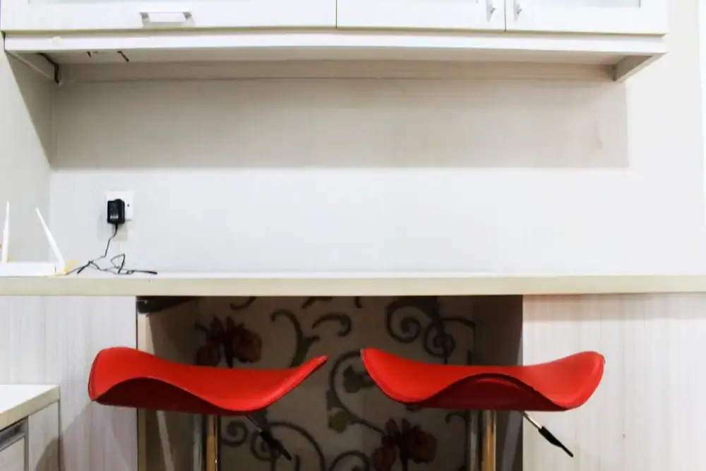 Fully Furnished and Cozy Design 1BR Green Pramuka Apartment