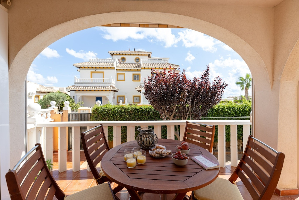 Honey Life Villa by Fidalsa