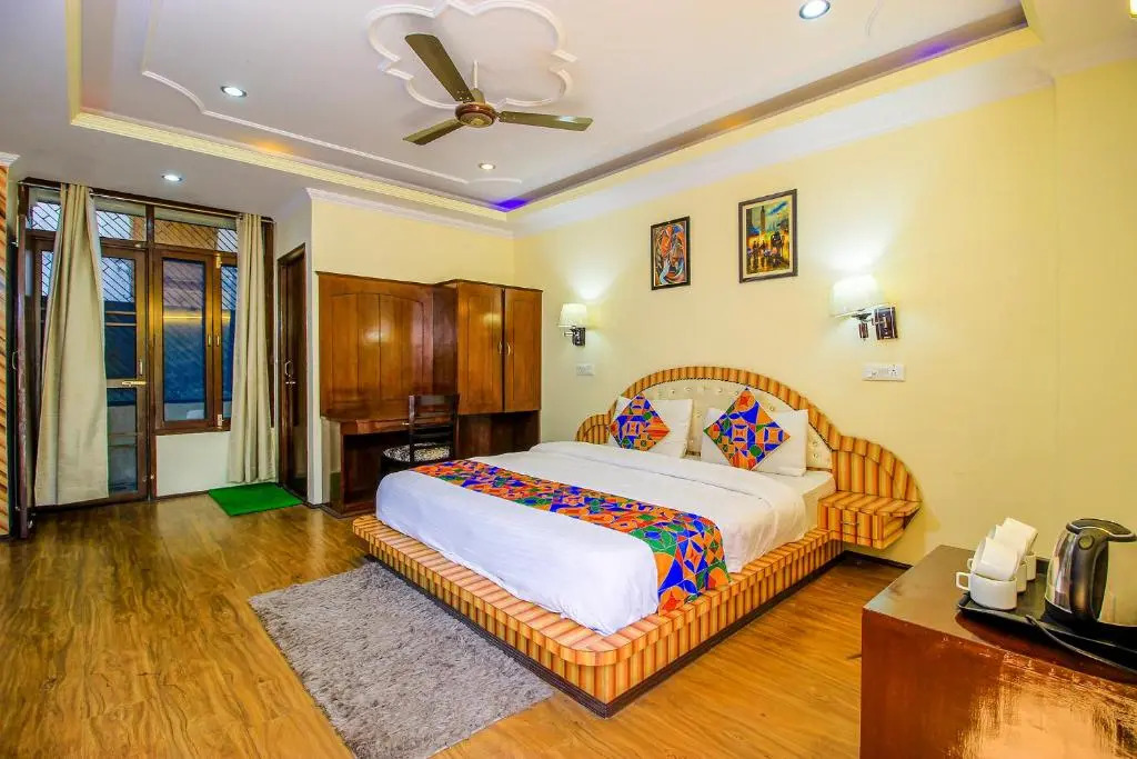FabHotel Moon II
