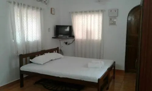 Nk Siolim River Bungalow