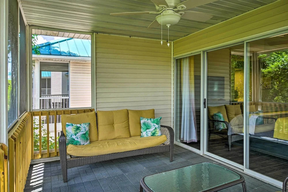 Unwind Fireside! Condo 4 Mi to Branson Strip
