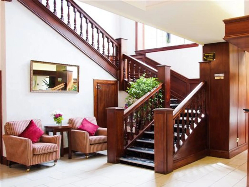 Southcrest Manor Hotel, Best Western Signature Collection