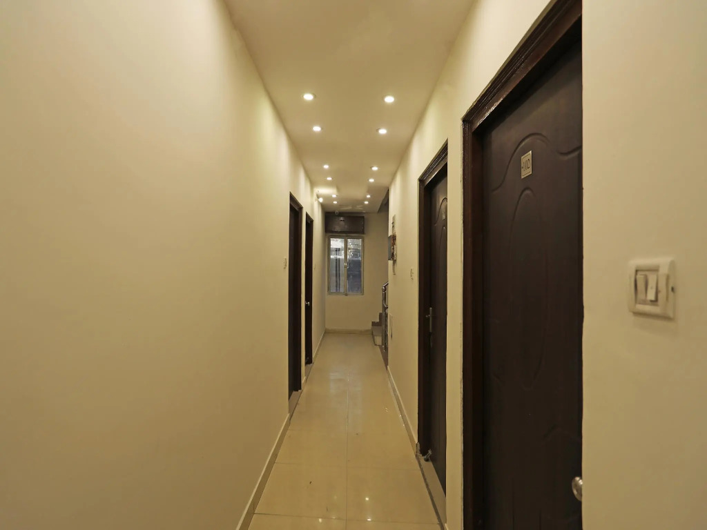 OYO 26806 Hotel Radha Krishna