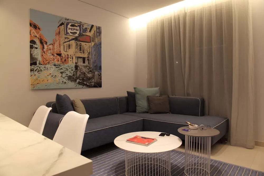 Monot Suites