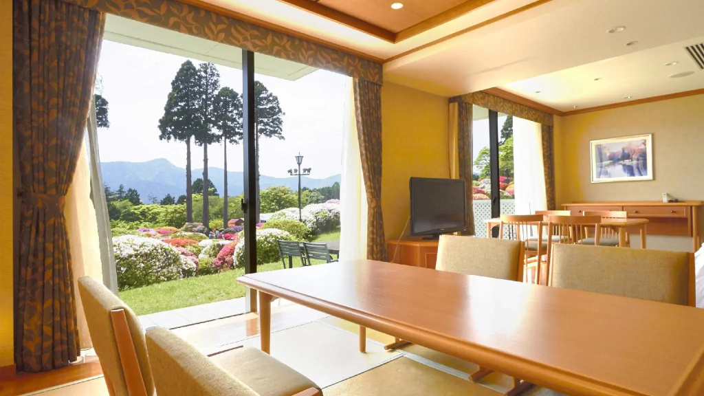 Hotel de Yama, Hakone Lake Side