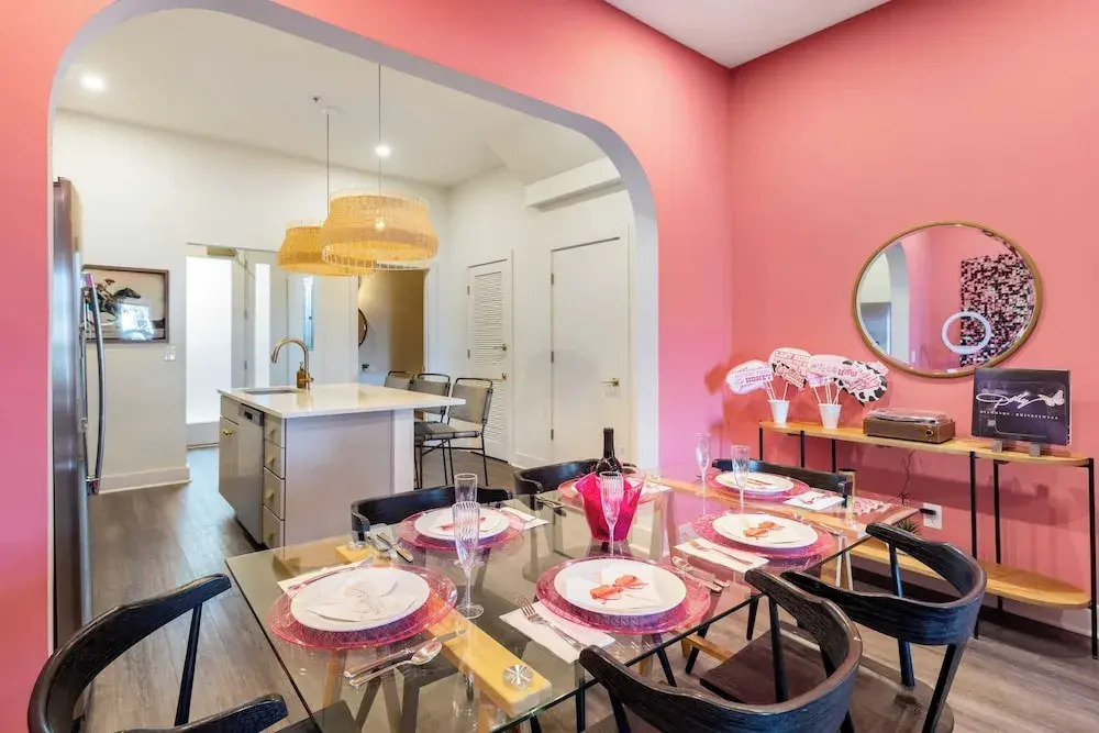 36 Guests on Music Row Bachelorette Suites + Glam Room 5 Minutes to Downtown