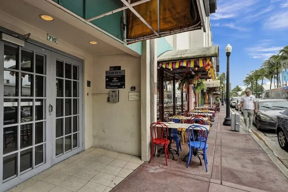 Ocean Dr 1BR Miami Beach Getaway