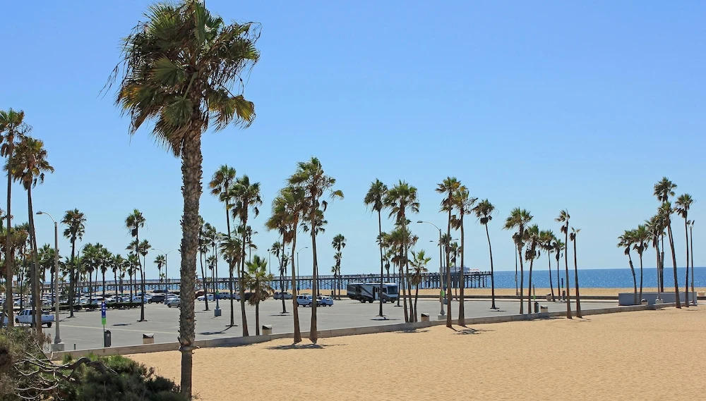 E Ocean Front A (68131) - 2 Br townhouse by RedAwning