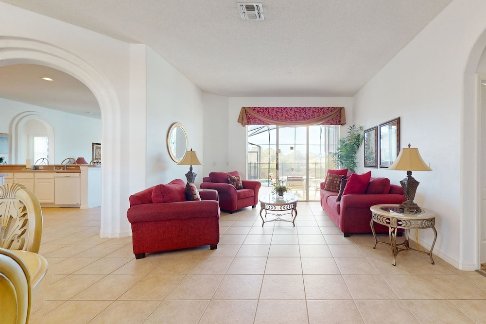Gated Community Home With Private Pool, Screened Lanai, & W/D - Near Disney/golf