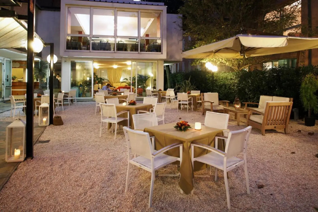 Hotel Airone