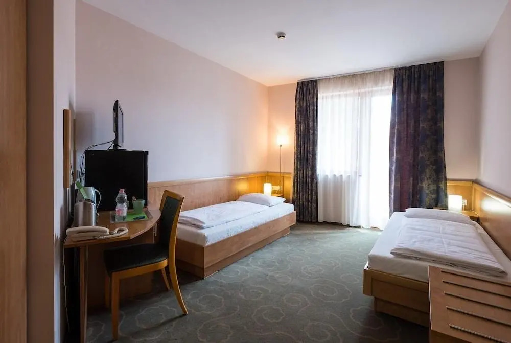 Semiramis Business Hotel