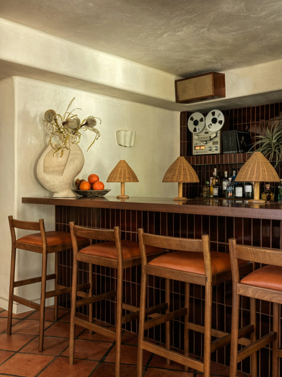 Casa Loma Beach Hotel