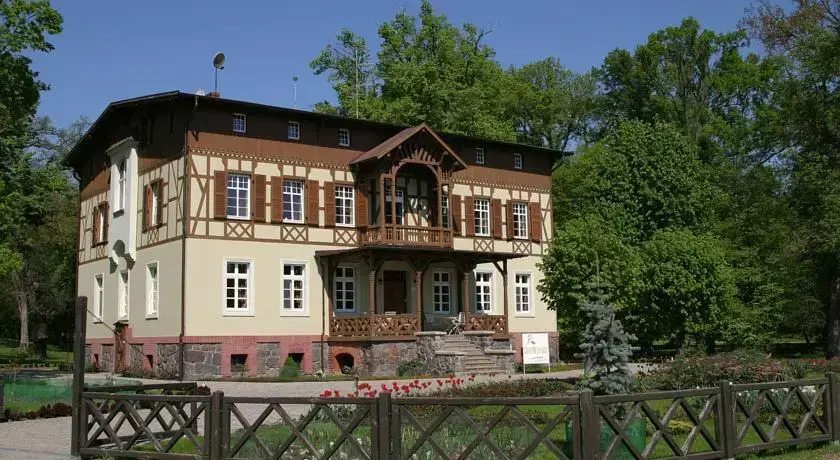 Dworek w Jeziorkach