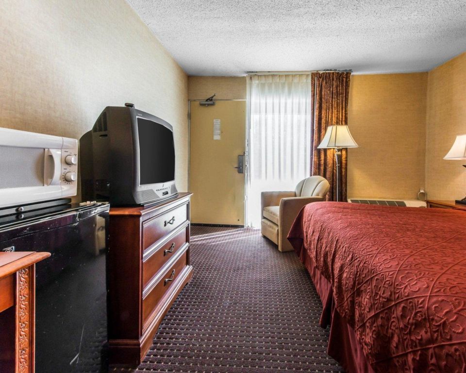 Comfort Suites Bethlehem Near Lehigh University and LVI Airport