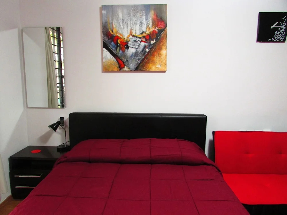 Well-located Studio with a Balcony