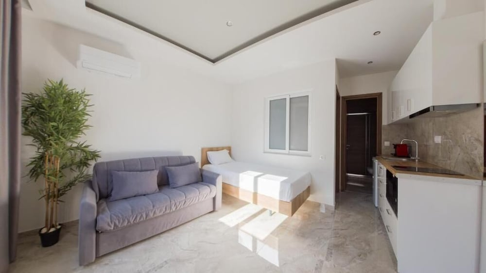 OLYMPIADA GIRNI Suites