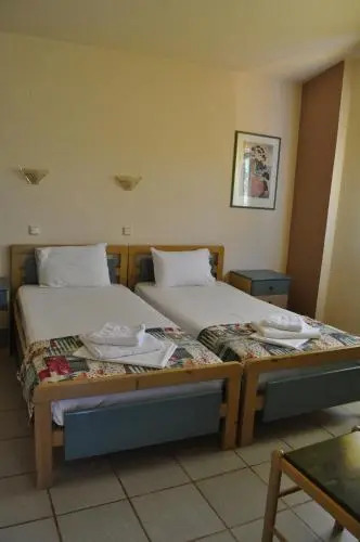 Sunset Apartments & Studios