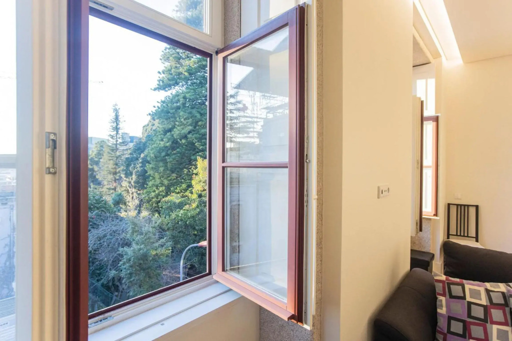 Modern 2BR Duplex Downtown by Art District by LovelyStay