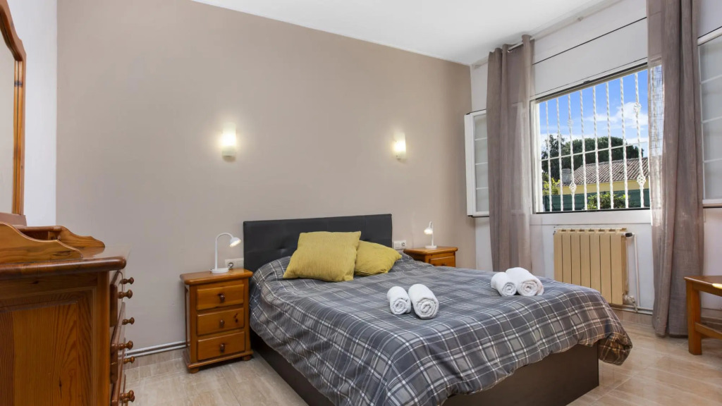 Mari in Vidreres with 6 bedrooms and 2 bathrooms