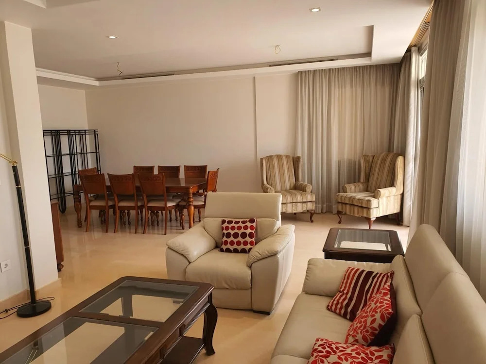 Vesta - Luxury Apt - 3BR - Cfc VII