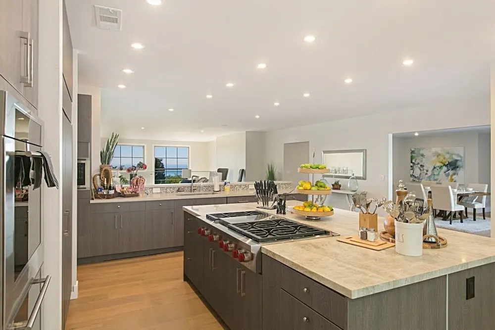 Designer Ocean-view W/ Luxe Chefs Kitchen 5 Bedroom Home