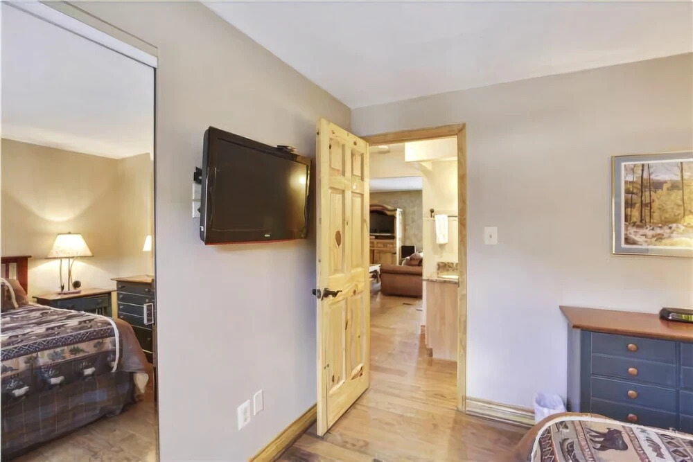 Tannhauser 212 - 2 Br Condo