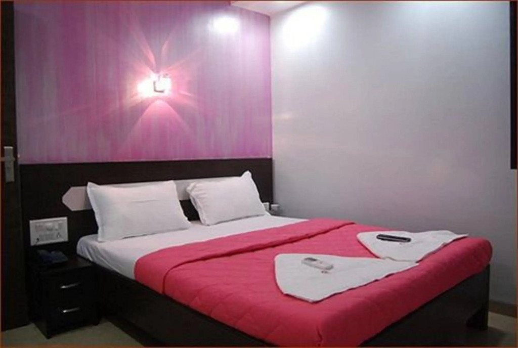 Apex Dormitory Andheri - Near Airport and Marol Metro Station