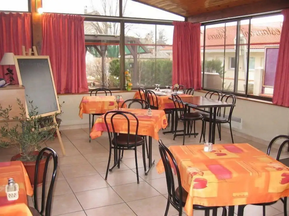 Logis Hôtel Restaurant Cruzel