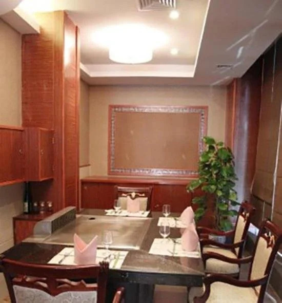 Huizhou Three Suns Hotel