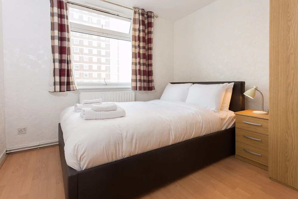 4 Bedroom Apartment in Shepherd's Bush Accommodates 10