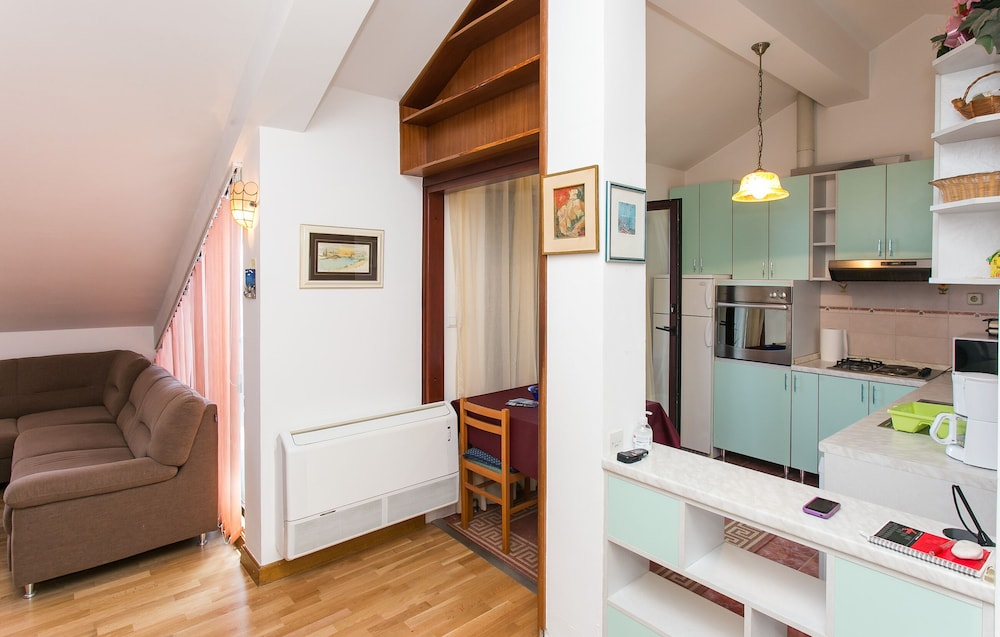 Apartments Depozit - Dolores