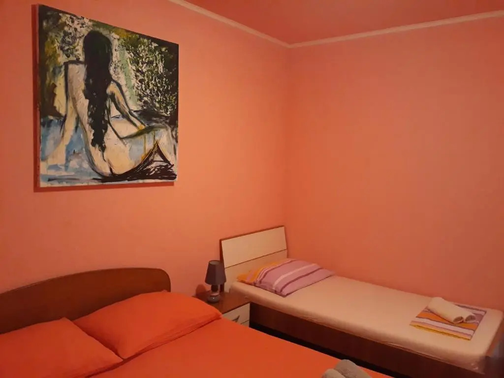 Apartments Limuni