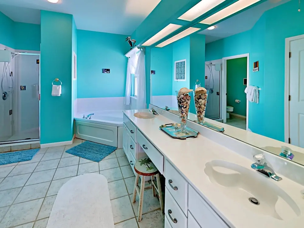 Beachy Keen 5 Bedrooms 4 Bathrooms Home