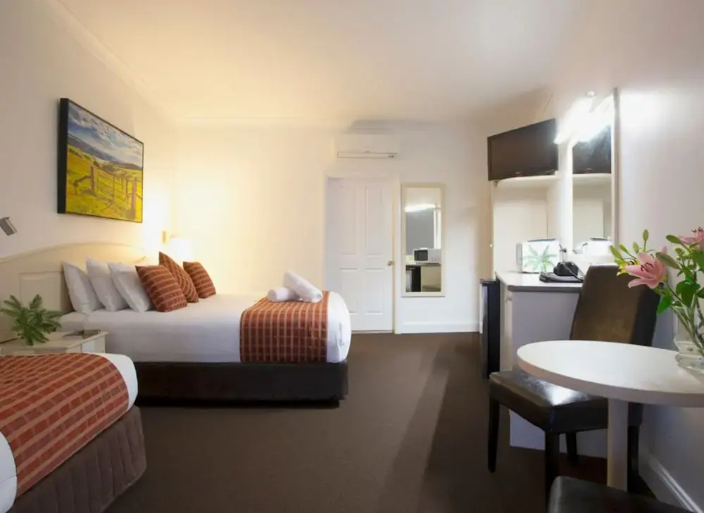 Bowen Inn Motel