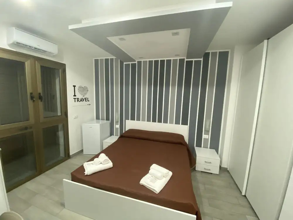 IN CENTRO ROOMS Vicino Cefalù SELF-CHEK-IN