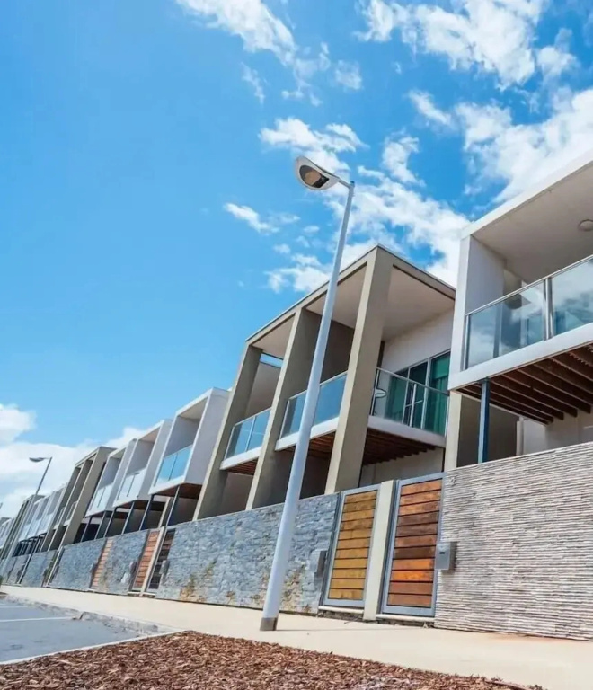 The Cove @ New Port-Pool - Spa - Sauna - Gym & More