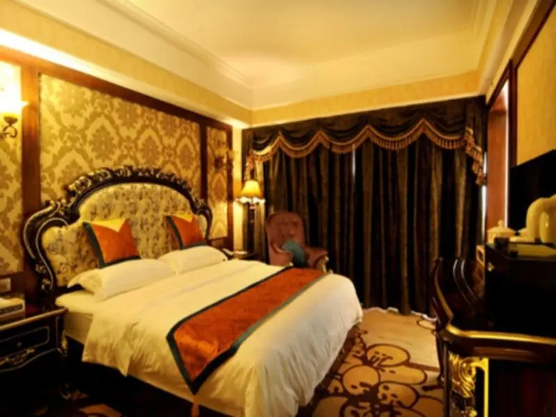 Chengdu French Theme Gold Palace