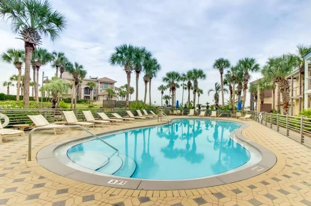 Destiny Beach Villa's 23A by Destin Getaways