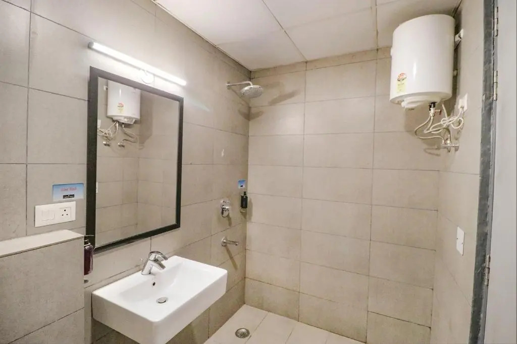 FabHotel Pantao Stays