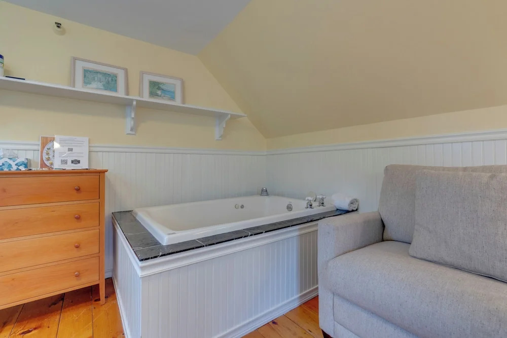 James Place Inn Bed and Breakfast
