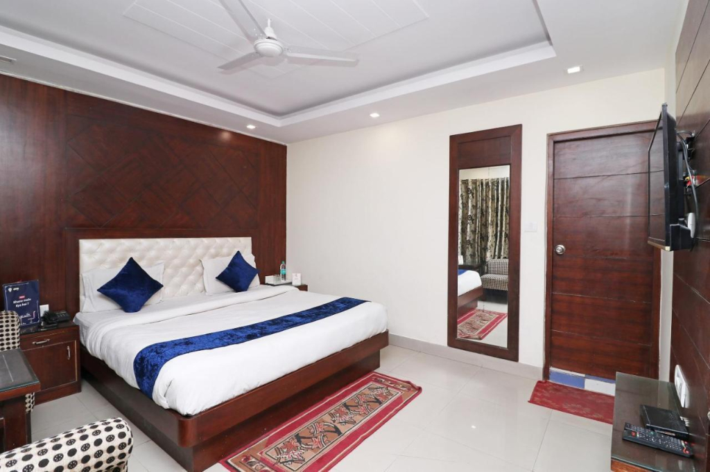 OYO 1679 Value Hotel