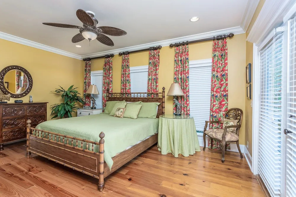 4318 6th Street by Hodnett Cooper
